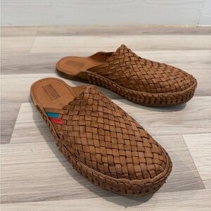 Mohinders Woven Leather